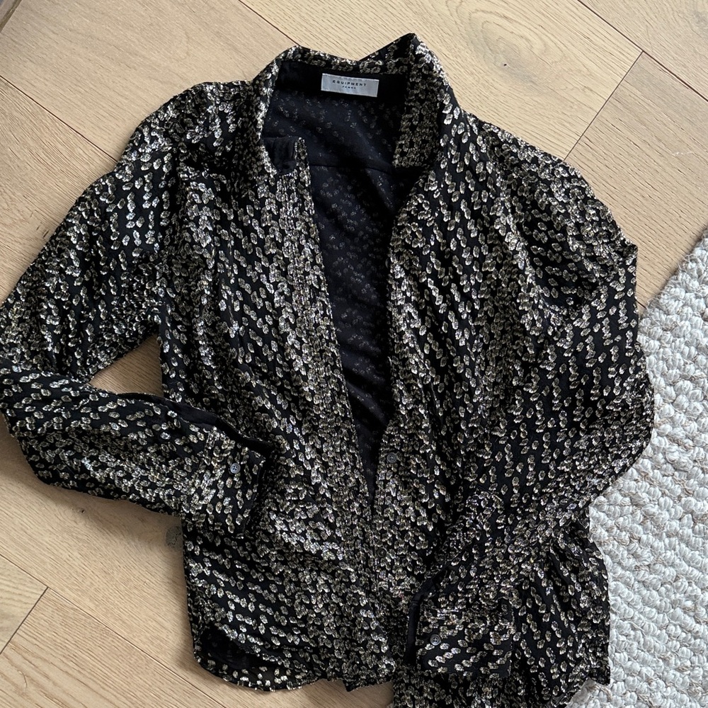Equipment Femme Black and Gold Patterned Blouse